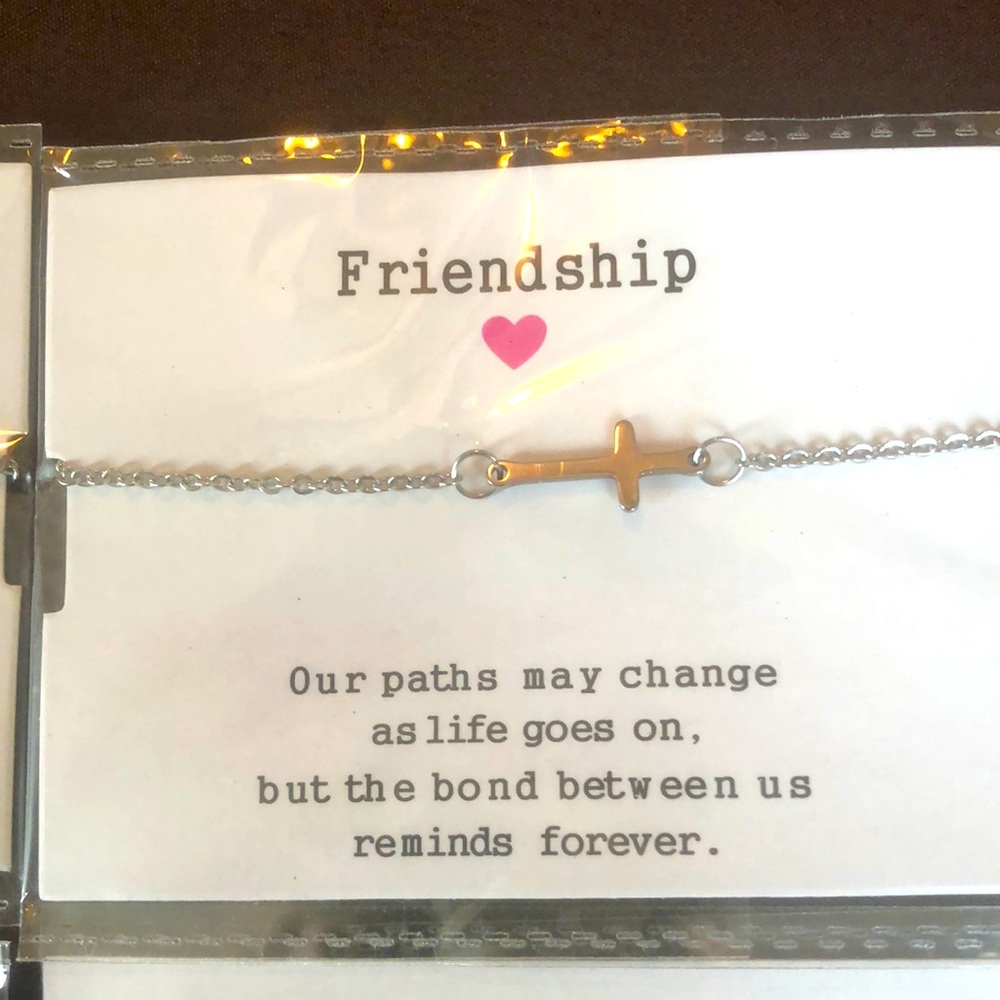 5/$25 Friendship anklets Nwt